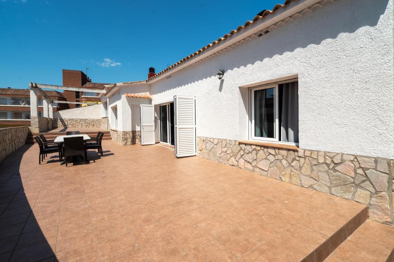 Villa Auba Lloret Lloret de Mar Esterno foto